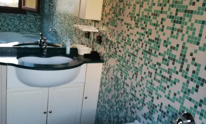 Rexer-Montale-Affittasi-Appartamento-BAGNO