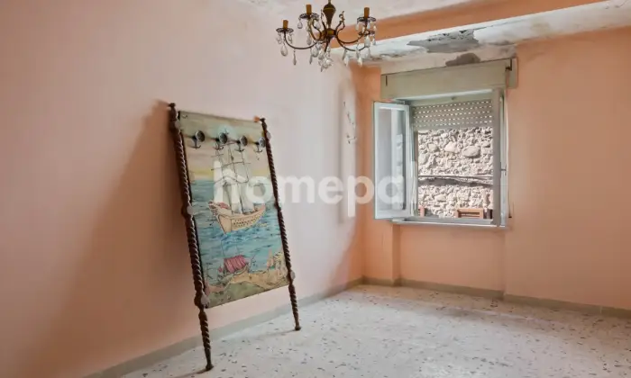 Rexer-Ficulle-CARATTERISTICO-APPARTAMENTO-SU-LIVELLI-CAMERA-DA-LETTO