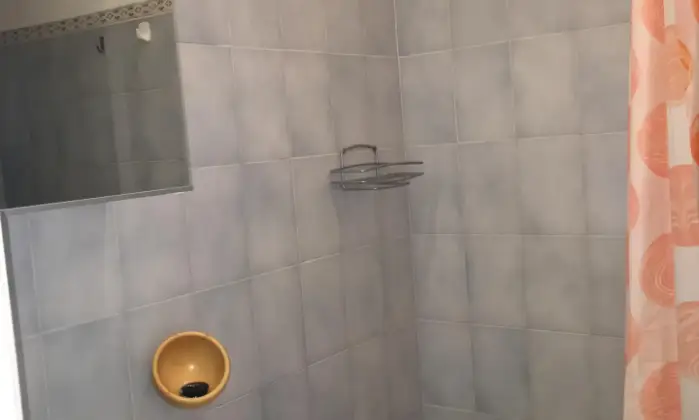 Rexer-Urbino-Monolocale-in-centro-storico-Urbino-BAGNO