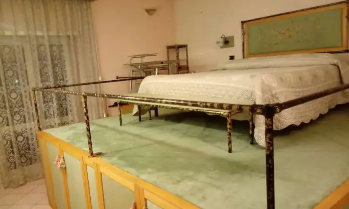 Rexer-Roma-Trlocale-arredato-mq-Roma-zona-GiardinettiTorvergata-CAMERA-DA-LETTO