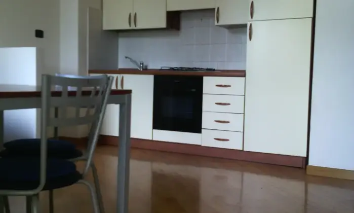 Rexer-Terni-Appartamento-bilocale-arredato-CUCINA