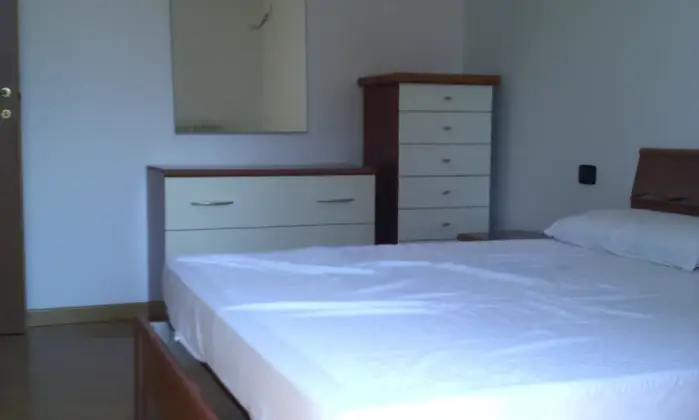 Rexer-Terni-Appartamento-bilocale-arredato-CAMERA-DA-LETTO