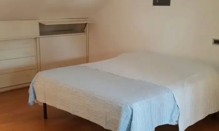 Rexer-Milano-Splendido-trilocale-Finiture-di-pregio-CAMERA-DA-LETTO