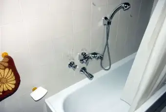 Rexer-Bordighera-Affitto-di-bilocale-in-via-Romana-Bordighera-BAGNO