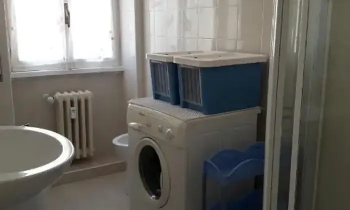 Rexer-Roma-NOMENTANO-POSTO-LETTO-PER-STUDENTESSA-O-PROFESSIONISTA-BAGNO