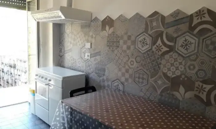 Rexer-Roma-NOMENTANO-POSTO-LETTO-PER-STUDENTESSA-O-PROFESSIONISTA-CUCINA