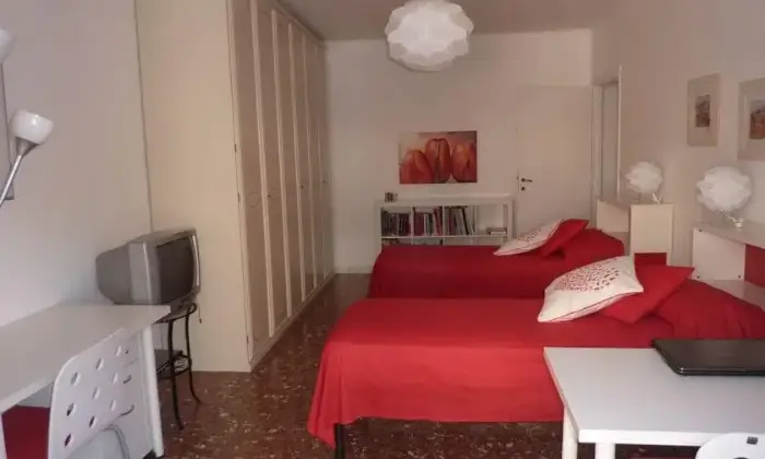 Rexer-Roma-NOMENTANO-POSTO-LETTO-PER-STUDENTESSA-O-PROFESSIONISTA-CAMERA-DA-LETTO