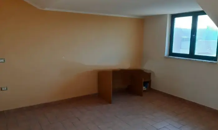 Rexer-San-Prisco-Mansarda-Viale-EUROPA-San-Prisco-CAMERA-DA-LETTO