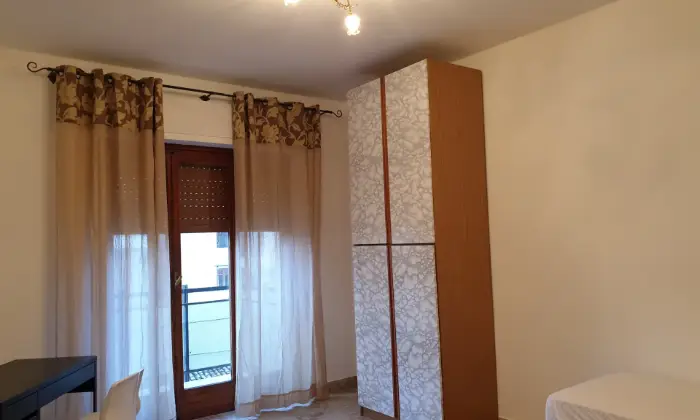 Rexer-Palermo-Affittasi-a-studentesselavoratrici-ampie-e-luminose-stanze-arredate-singole-CAMERA-DA-LETTO