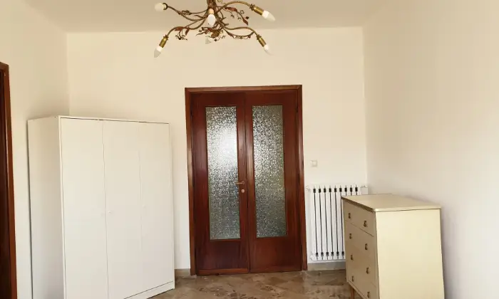 Rexer-Palermo-Affittasi-a-studentesselavoratrici-ampie-e-luminose-stanze-arredate-singole-CAMERA-DA-LETTO