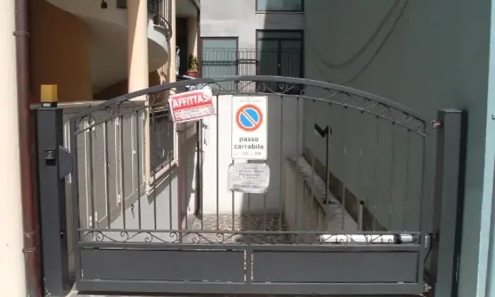 Rexer-Roseto-degli-Abruzzi-Affittasi-posto-auto-garage-GARAGE