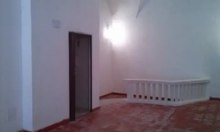 Rexer-Bari-Locale-mq-ottimo-anche-uso-ufficio-SALONE