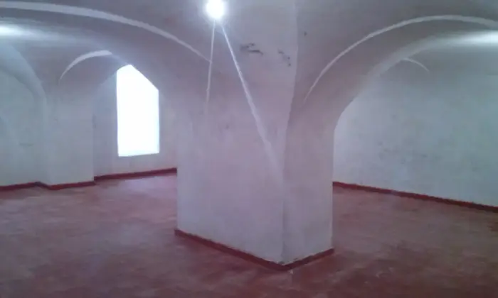 Rexer-Bari-Locale-mq-ottimo-anche-uso-ufficio-SALONE