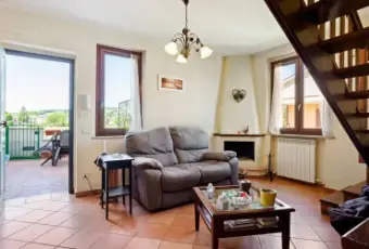 Rexer-Spoleto-Appartamento-su-due-livelli-con-terrazzo-Spoleto-SALONE