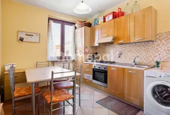 Rexer-Spoleto-Appartamento-su-due-livelli-con-terrazzo-Spoleto-CUCINA