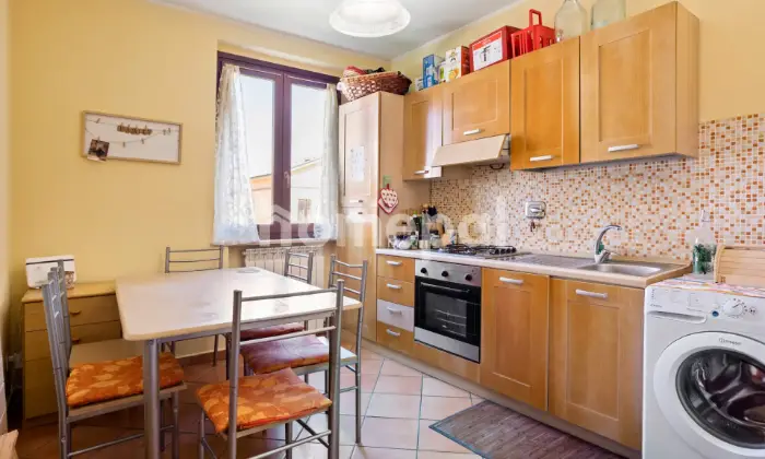 Rexer-Spoleto-Appartamento-su-due-livelli-con-terrazzo-Spoleto-CUCINA