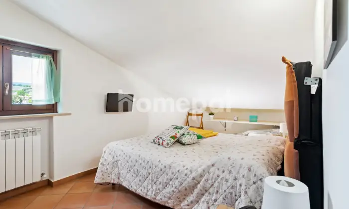 Rexer-Spoleto-Appartamento-su-due-livelli-con-terrazzo-Spoleto-CAMERA-DA-LETTO