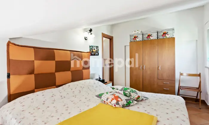Rexer-Spoleto-Appartamento-su-due-livelli-con-terrazzo-Spoleto-CAMERA-DA-LETTO