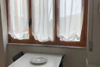 Rexer-Salerno-Fittasi-ampio-bilocale-a-Salerno-CUCINA