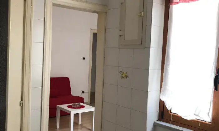 Rexer-Salerno-Fittasi-ampio-bilocale-a-Salerno-CUCINA