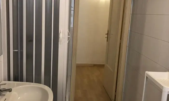 Rexer-Salerno-Fittasi-ampio-bilocale-a-Salerno-BAGNO