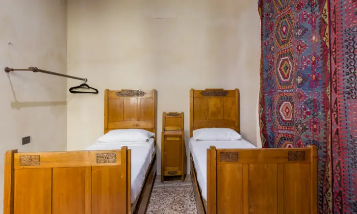 Rexer-Verona-Appartmento-con-due-camere-da-letto-in-centro-storico-e-palazzo-del-Seicento-CAMERA-DA-LETTO