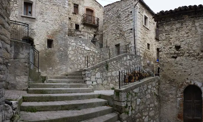 Rexer-Montelapiano-A-Val-dI-Sangro-CENTRO-ABRUZZO-slm-VENDESIAFFITTASI-Terrazzo