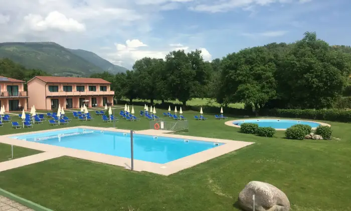 Rexer-Costermano-Appartamento-con-piscina-a-Costermano-GIARDINO