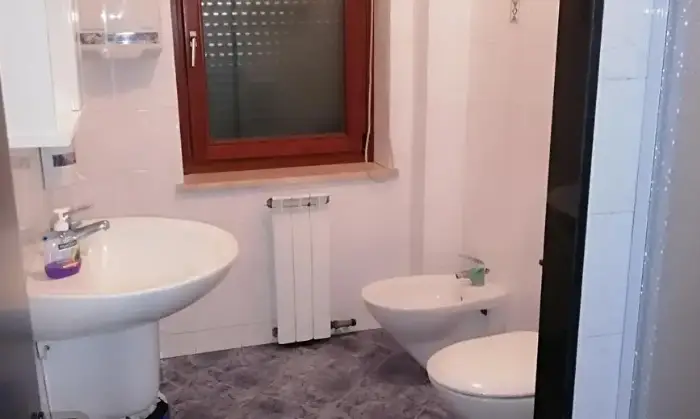 Rexer-Reggio-di-Calabria-Stanze-uso-studio-professionale-o-ufficio-BAGNO