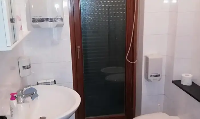 Rexer-Reggio-di-Calabria-Stanze-uso-studio-professionale-o-ufficio-BAGNO