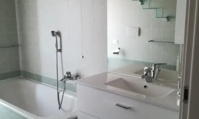 Rexer-Bologna-Attico-totalmente-arredato-NUOVO-BAGNO