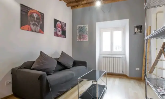 Rexer-Roma-Appartamento-zona-Campo-de-Fiori-SALONE