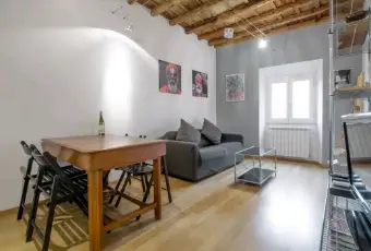 Rexer-Roma-Appartamento-zona-Campo-de-Fiori-SALONE