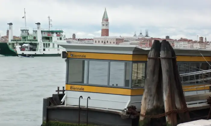 Rexer-Venezia-Alloggio-bilocale-di-fronte-Padiglioni-Biennale-a-Venezia-ALTRO