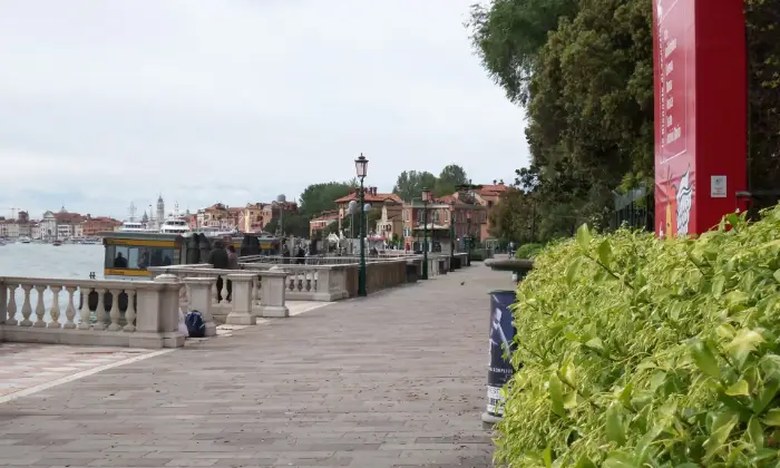 Rexer-Venezia-Alloggio-bilocale-di-fronte-Padiglioni-Biennale-a-Venezia-ALTRO