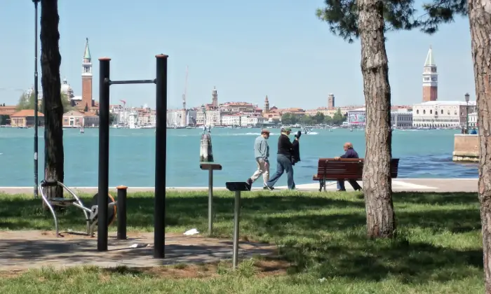 Rexer-Venezia-Alloggio-bilocale-di-fronte-Padiglioni-Biennale-a-Venezia-ALTRO