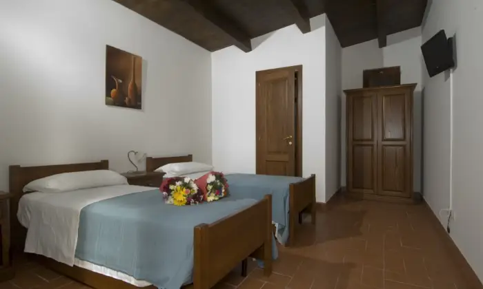 Rexer-Cerveteri-Casale-uso-foresteria-GIARDINO
