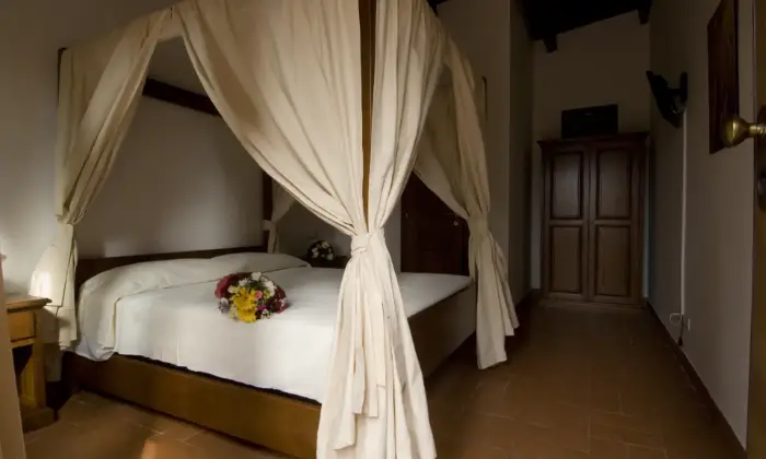 Rexer-Cerveteri-Casale-uso-foresteria-CAMERA-DA-LETTO