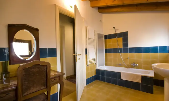 Rexer-Negrar-Appartamento-in-splendida-Villa-a-Negrar-CAMERA-DA-LETTO