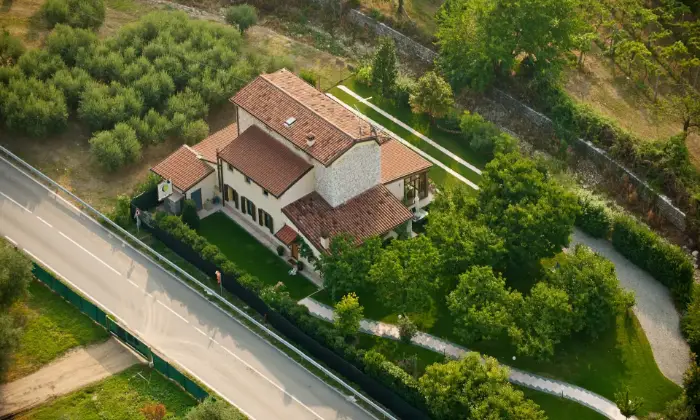 Rexer-Negrar-Appartamento-in-splendida-Villa-a-Negrar-CAMERA-DA-LETTO