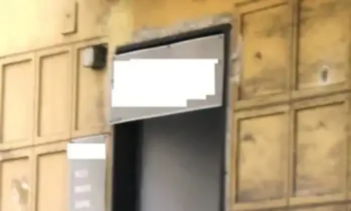 Rexer-Portici-Affittasi-locale-commerciale-via-adiaz-Locale