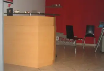 Rexer-Portici-Affittasi-locale-commerciale-via-adiaz-Locale