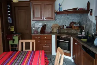Rexer-MarebbeEnneberg-Grande-appartamento-con-giardino-CUCINA