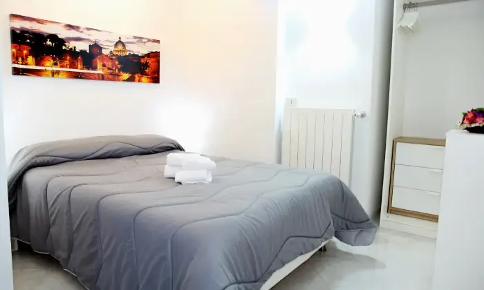Rexer-Roma-APPARTAMENTO-vicino-OSPEDALE-BAMBIN-GESU-e-GEMELLI-con-PARCHEGGIO-CAMERA-DA-LETTO