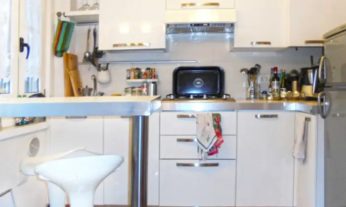Rexer-Milano-Grazioso-Bilocale-Mi-centro-balconi-CUCINA