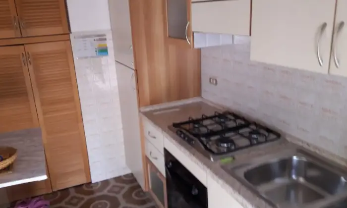 Rexer-Lucca-Affitto-appartamento-vani-Lido-di-Camaiore-CUCINA