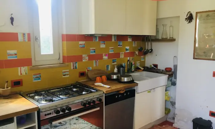 Rexer-Sabaudia-Villa-storica-indipendente-eurosettimana-CUCINA