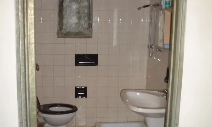 Rexer-Cerchiara-di-Calabria-Cerchiar-di-calabria-casolare-con-terreno-ulivetato-vendo-BAGNO