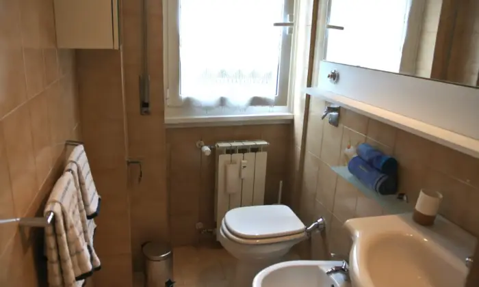 Rexer-Milano-Appartamento-di-fronte-Ospedale-San-Raffaele-BAGNO