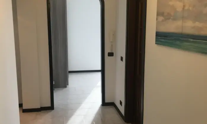 Rexer-Milano-Appartamento-di-fronte-Ospedale-San-Raffaele-SALONE